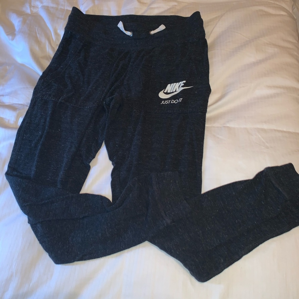 Navy Nike jogger sweatpants